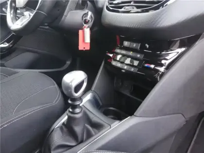 Photo 33 Peugeot 208 BLUEHDI 100CH S&S BVM5