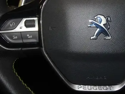 Photo 13 Peugeot 2008  1.2 PureTech 130ch S&S GT Line EAT8 7cv