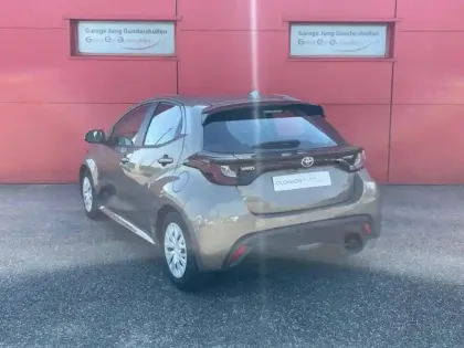 Photo 6 Toyota Yaris  Hybride 116ch Dynamic 5p MY22