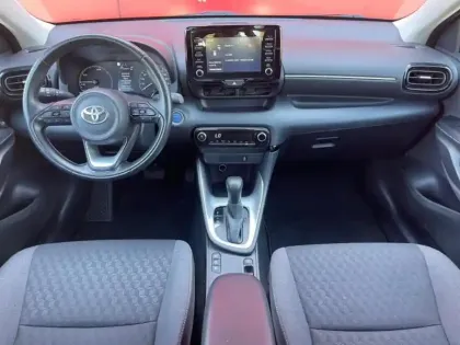 Photo 8 Toyota Yaris  Hybride 116ch Dynamic 5p MY22