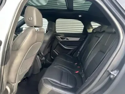 Photo 9 Jaguar F-Pace  P400e Plug-in-Hybrid R-Dynamic SE BVA8 AWD