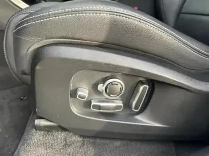 Photo 13 Jaguar F-Pace  P400e Plug-in-Hybrid R-Dynamic SE BVA8 AWD