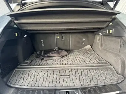 Photo 10 Jaguar F-Pace  P400e Plug-in-Hybrid R-Dynamic SE BVA8 AWD
