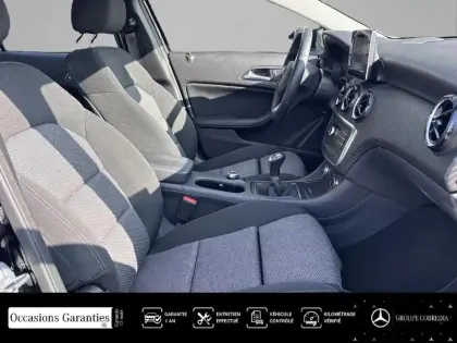 Photo 6 Mercedes GLA  180 122ch Intuition Euro6d-T