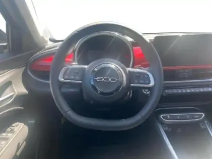Photo 11 Fiat 600  1.2 Hybrid Turbo 145ch Pop eDCT6 Step 2