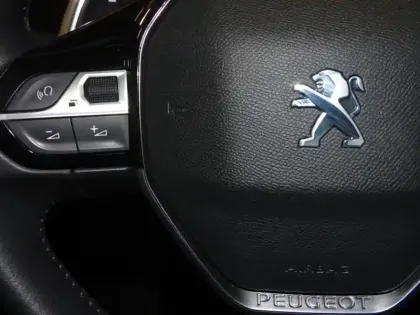 Photo 13 Peugeot 2008  1.2 PureTech 130ch S&S Allure EAT8