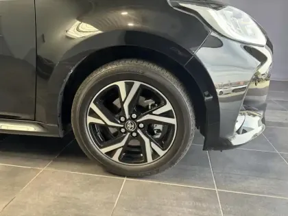 Photo 8 Toyota Yaris  116h Design 5p MC24