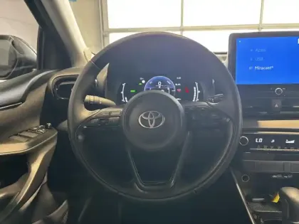 Photo 11 Toyota Yaris  116h Design 5p MC24