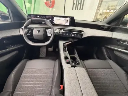 Photo 10 Peugeot 5008  Hybrid 145ch Allure e-DCS6 7 Places
