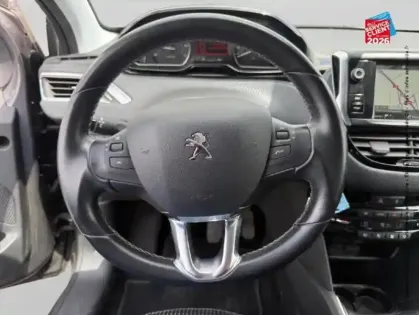 Photo 11 Peugeot 208  1.2 PureTech 110ch E6.c Allure S&S 5p