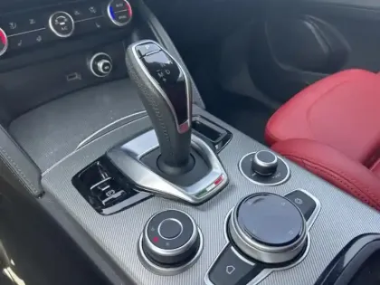 Photo 7 Alfa Romeo Stelvio  2.2 Diesel 210ch Veloce Q4 AT8 MY22