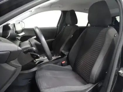 Photo 10 Peugeot 208  e- 136ch Style