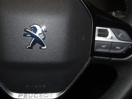 Photo 13 Peugeot 208  1.2 PureTech 100ch S&S Allure