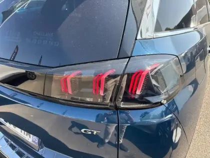 Photo 16 Peugeot 5008  PureTech 180ch S&S EAT8