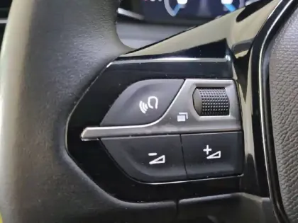 Photo 26 Peugeot 208  PureTech 100 S&S BVM6