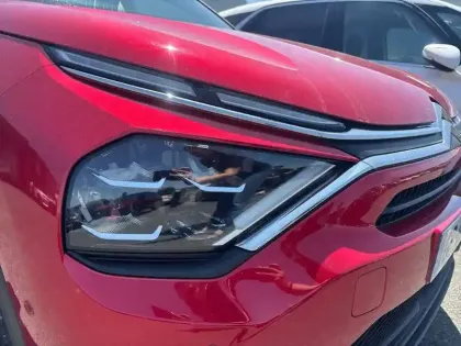 Photo 16 Citroën C4 e- 136 ch Automatique