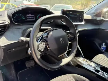 Photo 8 Peugeot 208  Electrique 50 kWh 136ch