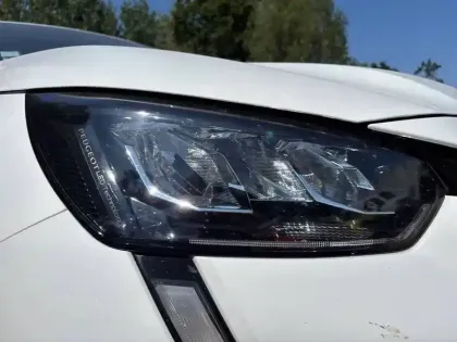 Photo 15 Peugeot 208  Electrique 50 kWh 136ch