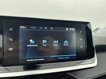 Photo 28 Peugeot 2008  PureTech 130 S&S BVM6