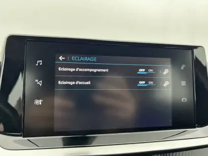 Photo 30 Peugeot 2008  PureTech 130 S&S BVM6