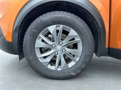 Photo 12 Peugeot 2008  PureTech 130 S&S BVM6
