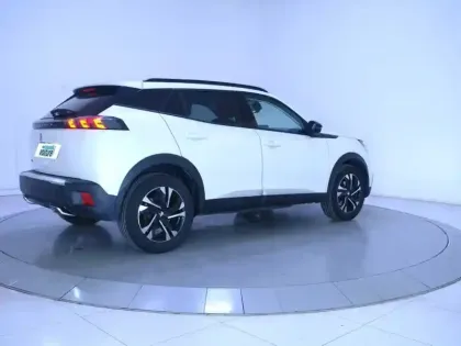 Photo 24 Peugeot 2008  PureTech 130 S&S EAT8