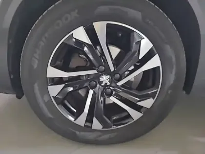 Photo 32 Peugeot 2008  PureTech 130 S&S EAT8