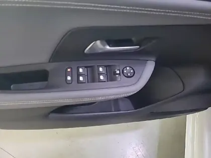 Photo 18 Opel Mokka  Electrique 136 ch & Batterie 50 kWh
