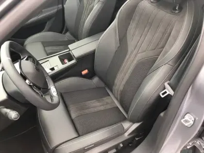 Photo 15 Peugeot 308  Electrique 54 kWh 156ch