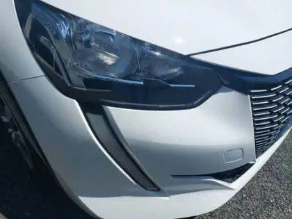 Photo 15 Peugeot 208  Electrique 50 kWh 136ch