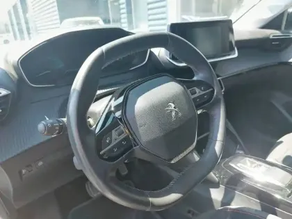 Photo 8 Peugeot 208  Electrique 50 kWh 136ch