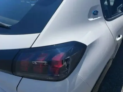 Photo 16 Peugeot 208  Electrique 50 kWh 136ch