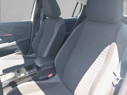 Photo 10 Peugeot 208  Electrique 50 kWh 136ch