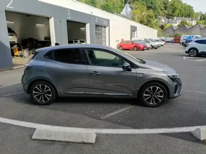 Photo 5 Renault Clio  E-Tech full hybrid 145 ch GSR2