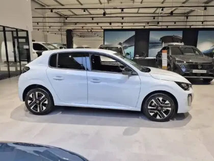Photo 25 Peugeot 208  Hybrid 110 e-DCS6