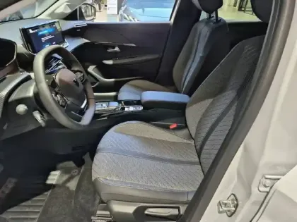 Photo 31 Peugeot 208  Hybrid 110 e-DCS6