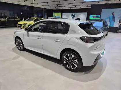Photo 27 Peugeot 208  Hybrid 110 e-DCS6