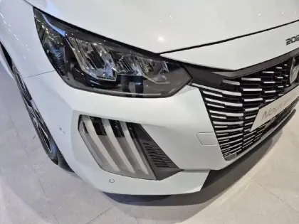 Photo 15 Peugeot 208  Hybrid 110 e-DCS6