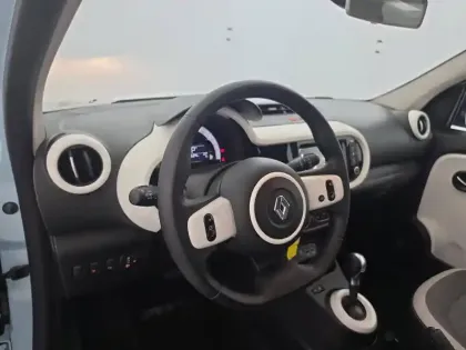 Photo 31 Renault Twingo  III E-Tech