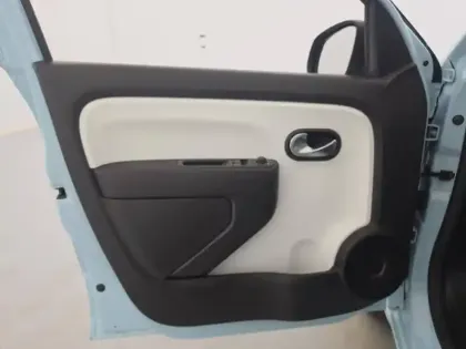 Photo 39 Renault Twingo  III E-Tech