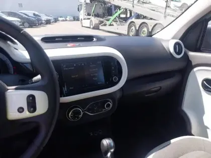 Photo 13 Renault Twingo  III E-Tech