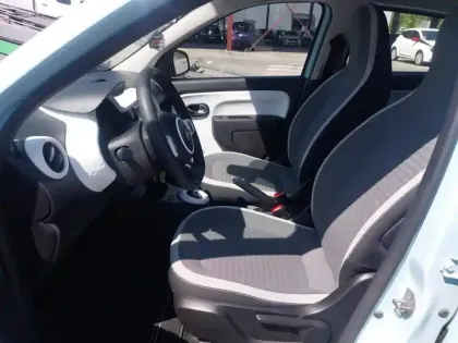 Photo 8 Renault Twingo  III E-Tech
