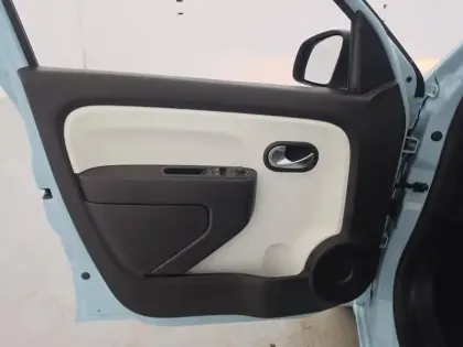 Photo 39 Renault Twingo  III E-Tech