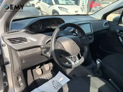 Photo 11 Peugeot 208  1.2 PureTech 110ch S&S BVM5