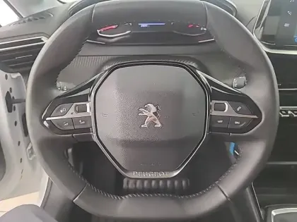 Photo 8 Peugeot 208  PureTech 75 S&S BVM5