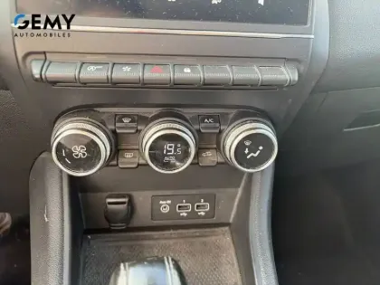 Photo 17 Renault Captur  TCe 130 EDC FAP