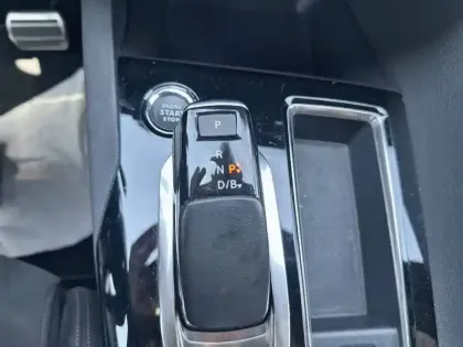 Photo 13 Peugeot 3008  Hybrid 225 e-EAT8