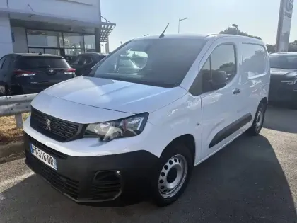 Photo Peugeot Partner Asphalt