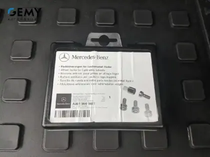 Photo 20 Mercedes GLA  180 7-G DCT
