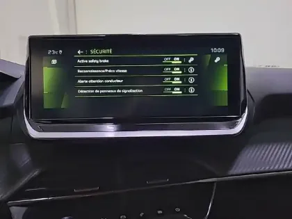 Photo 41 Peugeot 2008  PureTech 130 S&S EAT8
